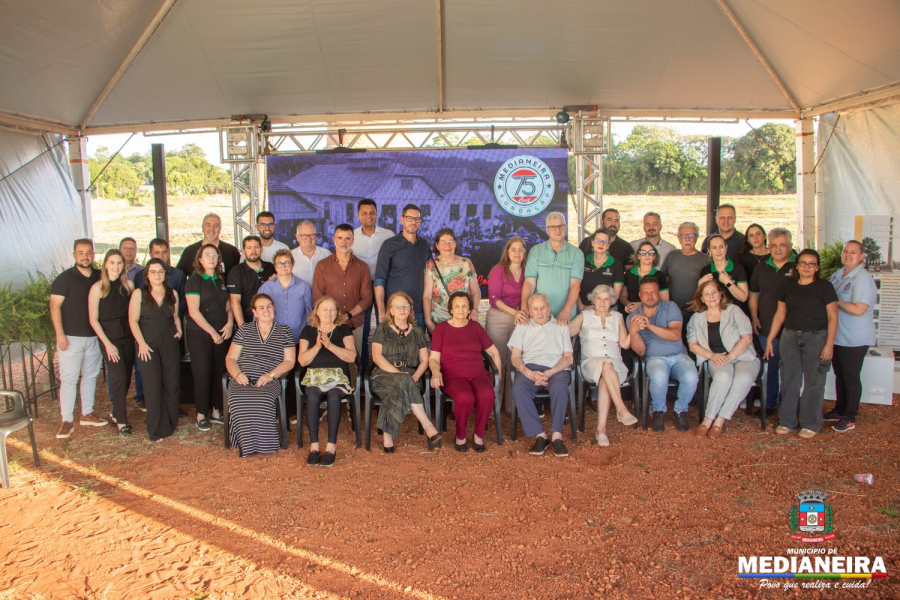 RUMO AOS 75 ANOS: Medianeira lança selo comemorativo do jubileu de diamante de fundação do município