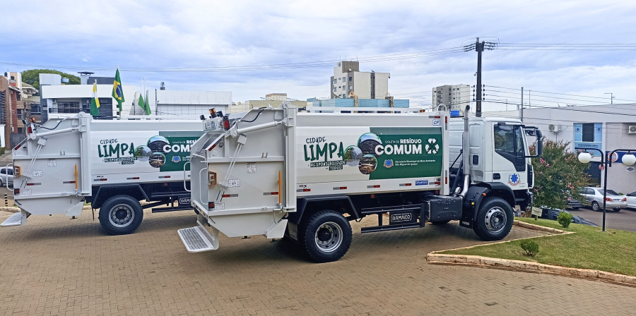 Governo Municipal adquire dois novos caminhões compactadores para fortalecer a coleta de resíduos sólidos