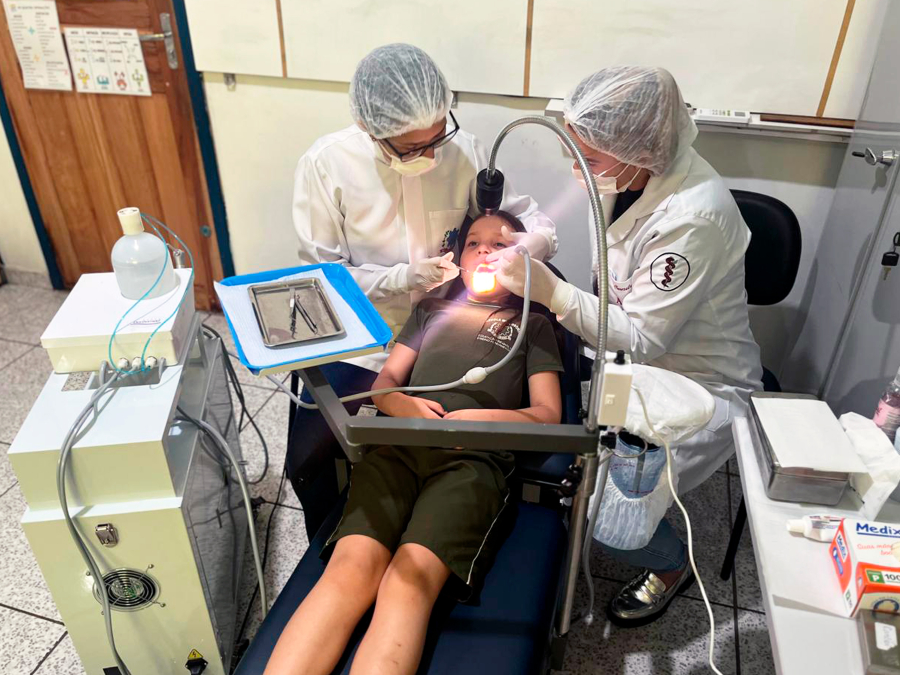 Consultório odontológico móvel atende alunos e fortalece a saúde bucal em São Miguel do Iguaçu