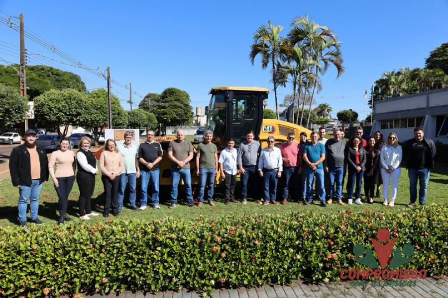 Rolo Compactador complementa frota municipal
