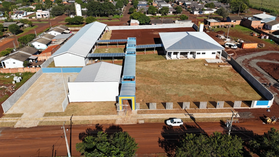 Obra da nova escola em São Miguel do Iguaçu entra na reta final e põe fim à espera por espaço próprio para alunos da área rural