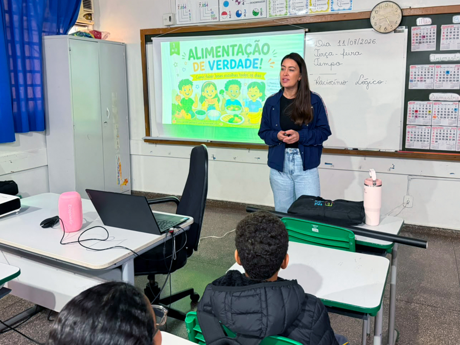 Alunos do 5º ano participam de palestra sobre alimentação saudável e Guia Alimentar